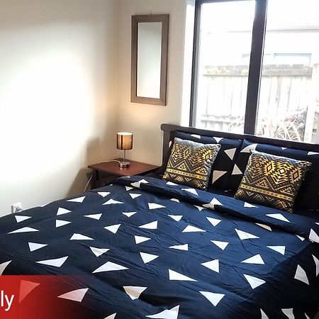 Fullhouse Hotel Оукланд Екстериор снимка